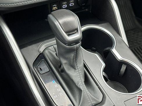 Used 2024 Toyota Highlander XLE image 28