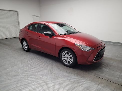 Used 2017 Toyota Yaris iA image 11