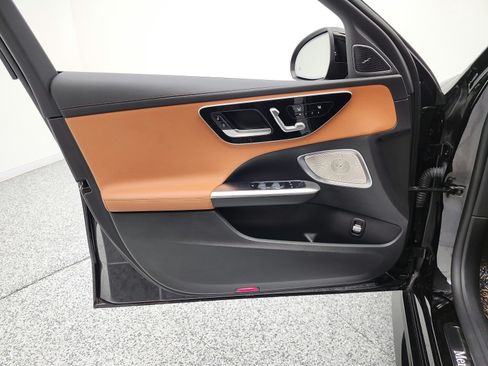 Used 2024 Mercedes-Benz C 300 Sedan image 12
