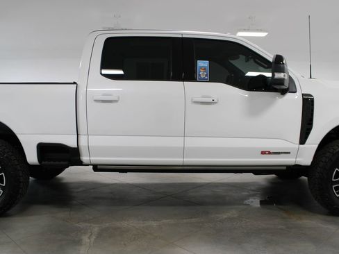 Used 2025 Ford F250 Platinum AWD/4WD image 11