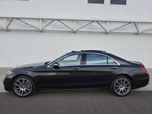 Used 2020 Mercedes-Benz S 450 Sedan image 3