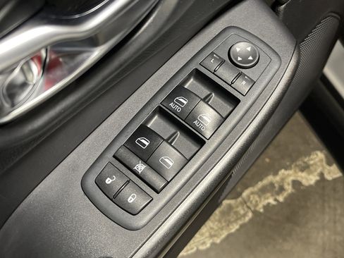 Used 2020 Jeep Cherokee Trailhawk w/ Comfort/Convenience Group image 9