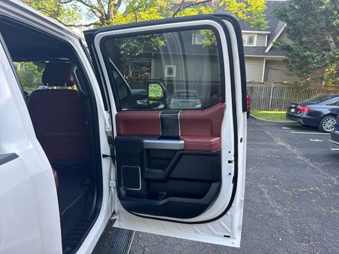 Used 2019 Ford F250 Platinum w/ Platinum Ultimate Package AWD/4WD image 16