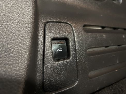 Used 2013 Ford Edge SEL image 30