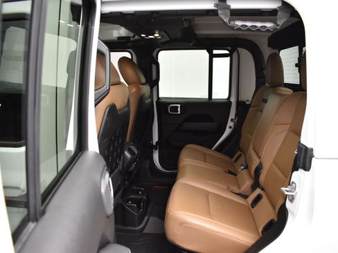 Used 2020 Jeep Gladiator Rubicon image 11