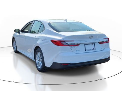 Used 2026 Toyota Camry LE FWD image 4
