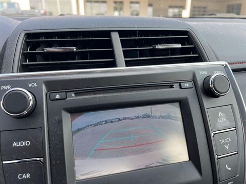 Used 2017 Toyota Camry SE FWD image 4