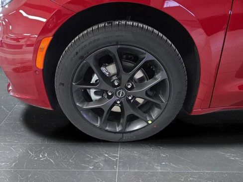 New 2026 Chrysler Pacifica Limited w/ S Appearance Package image 41