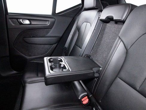 Certified 2025 Volvo XC40 B5 Plus image 27