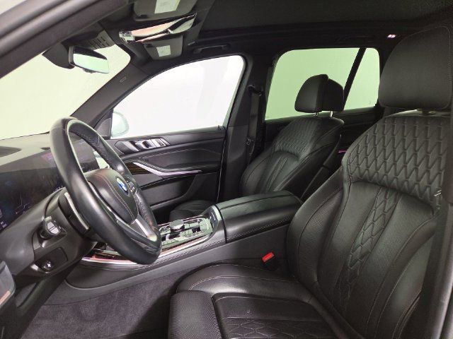 Used 2025 BMW X5 xDrive50e AWD/4WD image 14