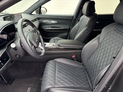 Used 2025 Genesis GV70 3.5T Sport w/ Sport Prestige Package image 23