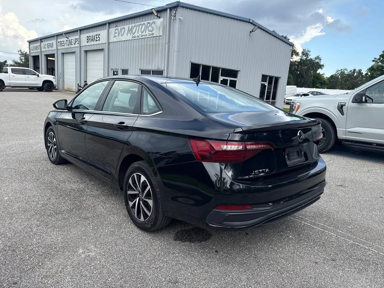 Used 2024 Volkswagen Jetta S FWD image 11