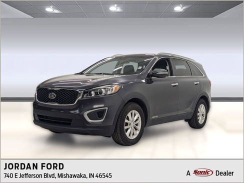 Used 2017 Kia Sorento LX image 1
