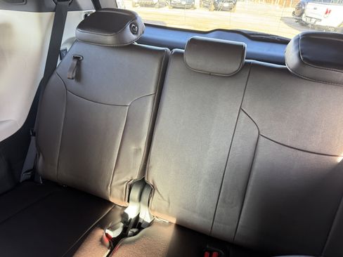 Certified 2023 Toyota Sienna Platinum image 18