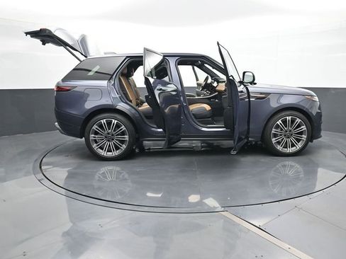 Used 2025 Land Rover Range Rover Sport Dynamic SE image 33