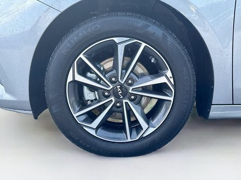 Certified 2024 Kia Forte LXS w/ LXS Technology Package FWD image 32