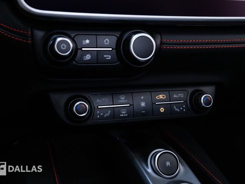 Used 2020 Ferrari Portofino RWD image 27