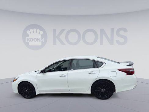 Used 2018 Nissan Altima 2.5 SR w/ SR Midnight Edition FWD image 8