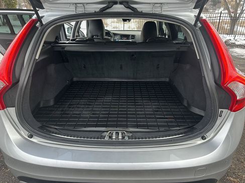 Used 2017 Volvo V60 T5 Cross Country w/ Convenience Package image 10