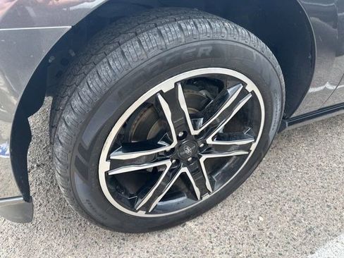 Used 2021 Ford Expedition Limited image 2