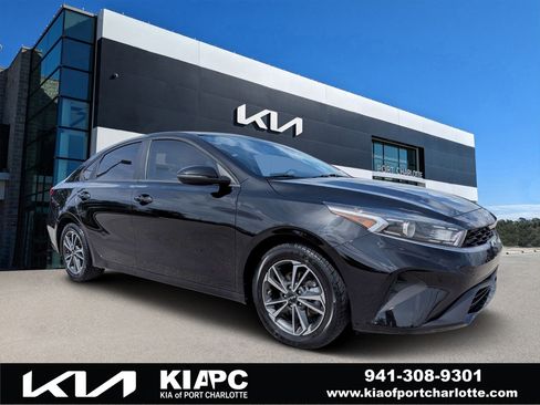 Used 2023 Kia Forte LXS w/ LXS Technology Package FWD image 1