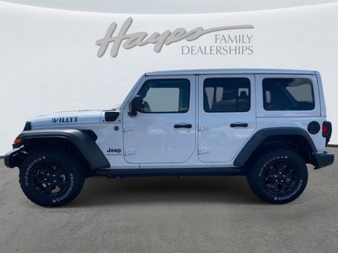 Used 2023 Jeep Wrangler Unlimited w/ Sun & Screen Package AWD/4WD image 8