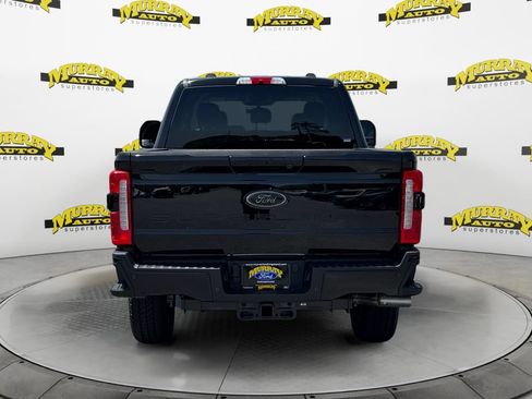 Used 2025 Ford F250 Lariat w/ Black Appearance Package AWD/4WD image 4