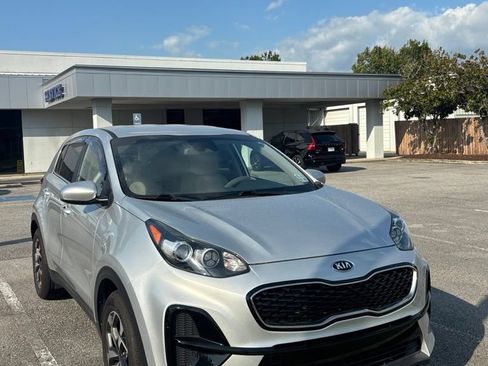 Used 2020 Kia Sportage LX FWD image 1