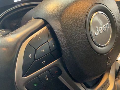 Used 2020 Jeep Grand Cherokee Limited w/ Luxury Group II AWD/4WD image 19