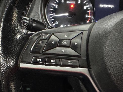 Used 2021 Nissan Rogue Sport SV image 27