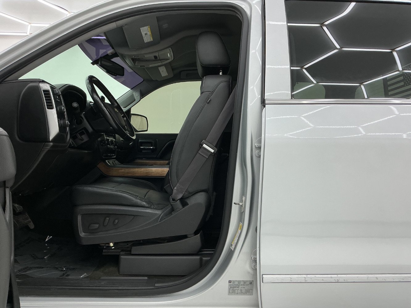 Used 2016 Chevrolet Silverado 1500 LTZ AWD/4WD image 16