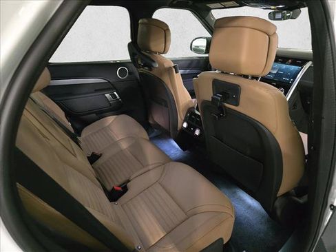 New 2026 Land Rover Discovery Limited Edition AWD/4WD image 11