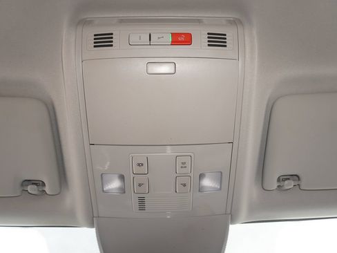 Used 2022 Volkswagen Taos SE FWD image 22