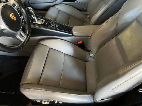 Used 2016 Porsche 911 Turbo S image 21