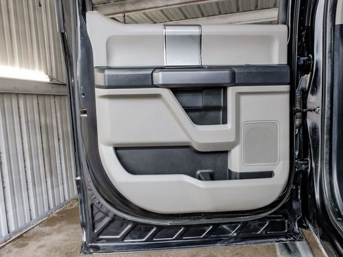 Used 2022 Ford F350 XLT w/ XLT Premium Package image 46