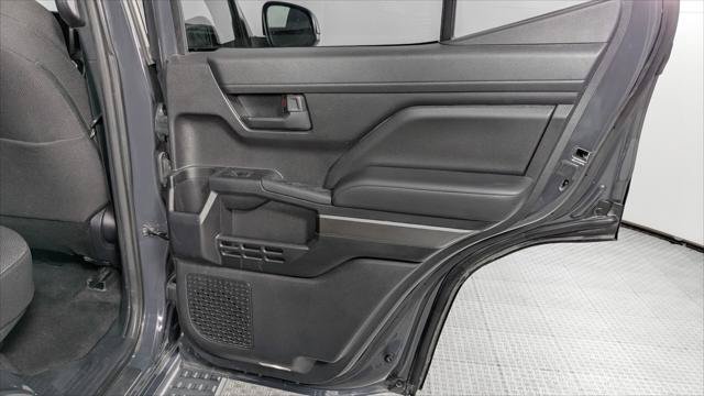 Used 2025 Toyota 4Runner SR5 AWD/4WD image 19