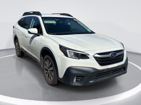 Used 2020 Subaru Outback Premium AWD/4WD image 2