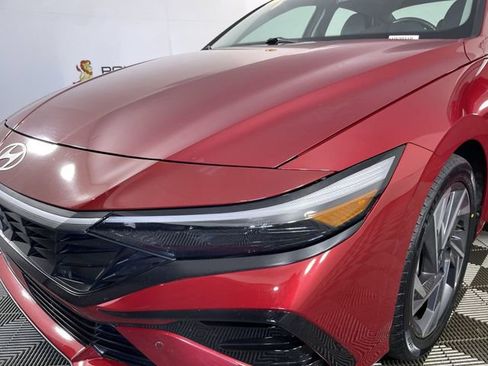 Used 2024 Hyundai Elantra Limited image 48