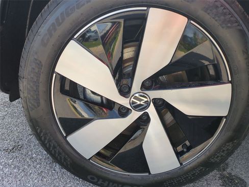 New 2026 Volkswagen Taos S image 21