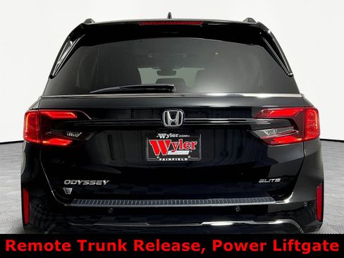 Used 2025 Honda Odyssey Elite image 5