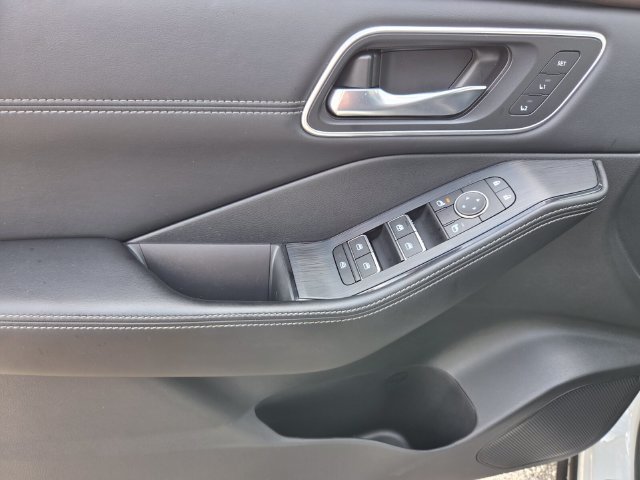 Used 2023 Nissan Rogue Platinum w/ Platinum Premium Package FWD image 25