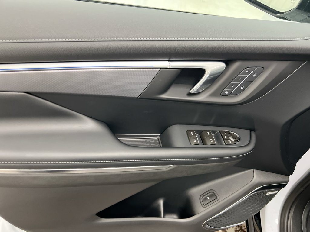 New 2027 Buick Enclave Sport Touring w/ Power Package AWD/4WD image 22