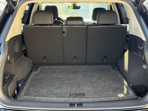Used 2022 Volkswagen Tiguan SE AWD/4WD image 7