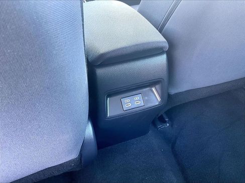 Used 2025 Toyota Corolla LE FWD image 28