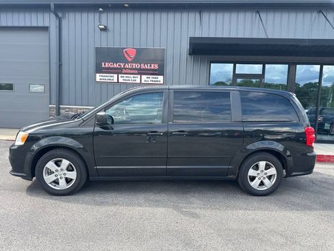 Used 2013 Dodge Grand Caravan SE FWD image 2