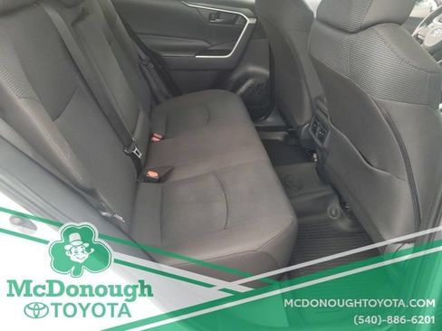 Used 2024 Toyota RAV4 LE AWD/4WD image 28