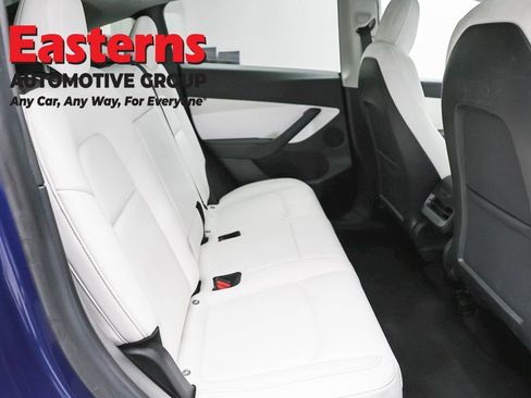 Used 2021 Tesla Model Y Long Range AWD/4WD image 17