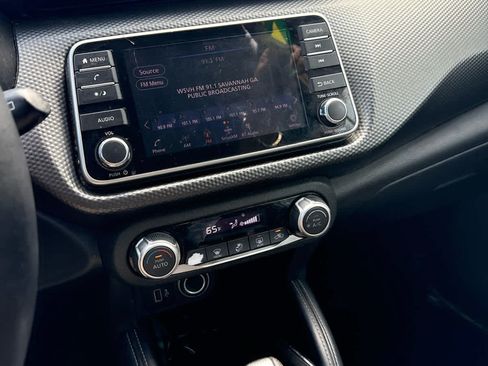 Used 2018 Nissan Kicks SV FWD image 6
