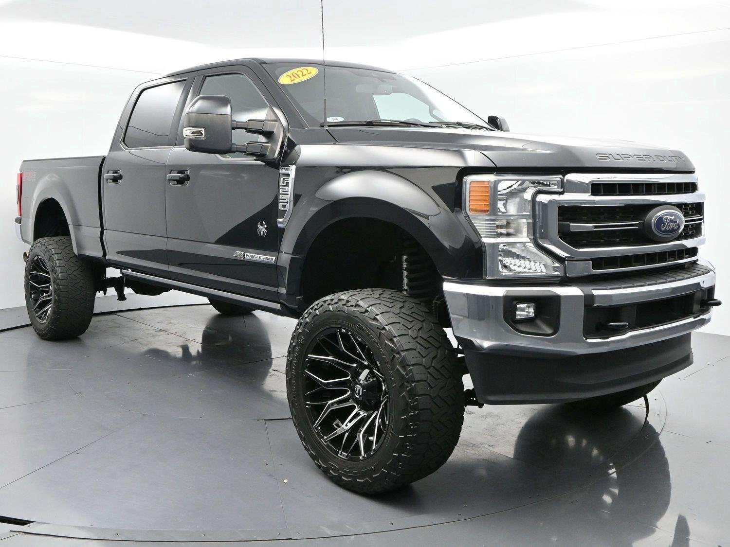 Used 2022 Ford F250 Lariat w/ Lariat Ultimate Package AWD/4WD image 2