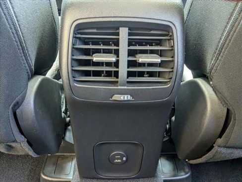 Used 2022 Ford Escape SE w/ SE Sport Appearance Package image 16